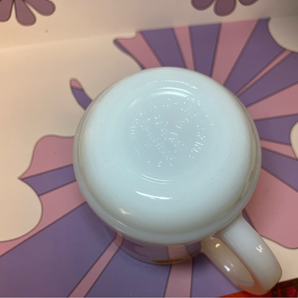 one HTF Fire King glass Snoopy Noel coffee mug Anchor Hocking Christmas - Picture 5 of 6